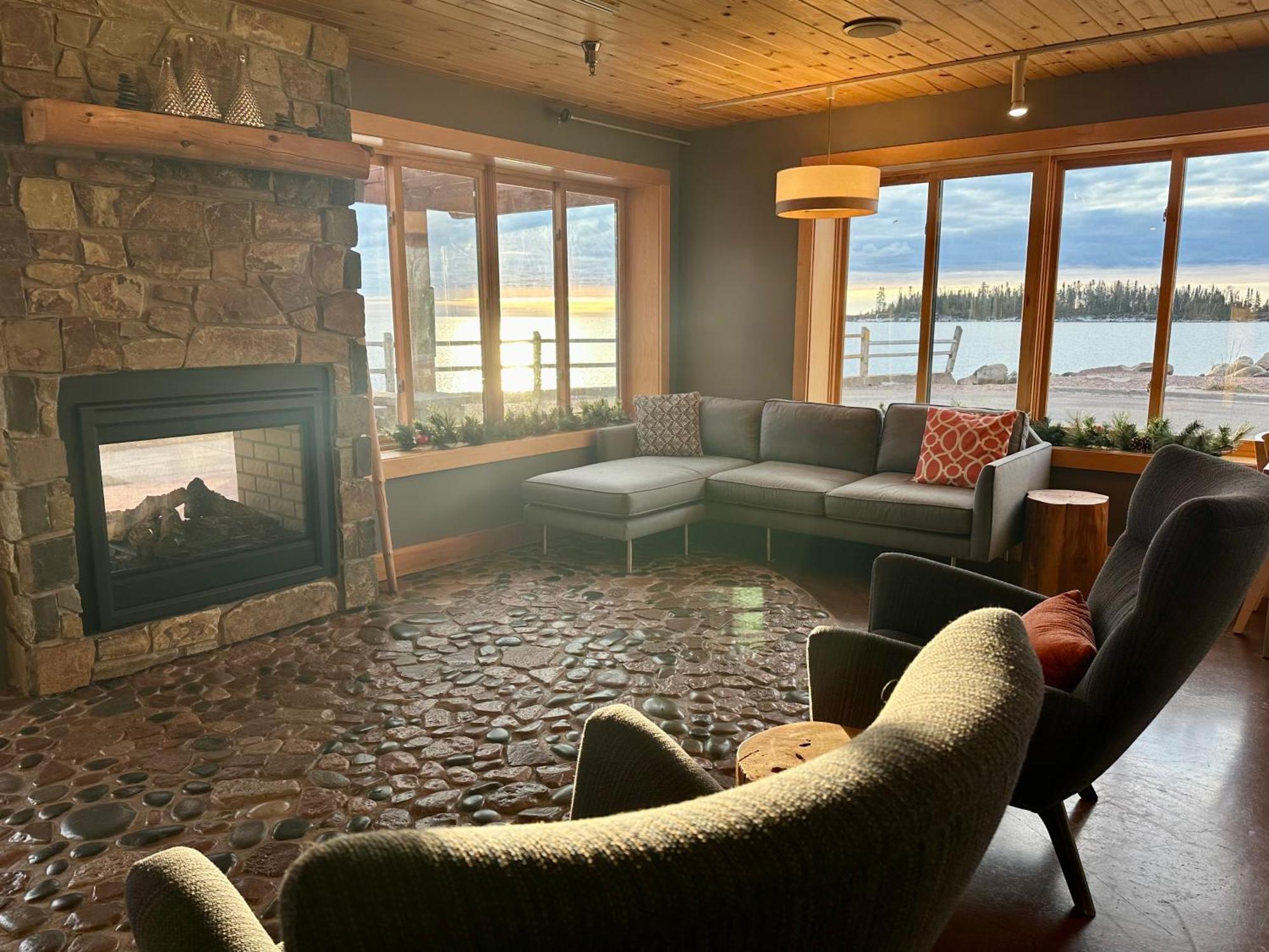 East Bay Suites Grand Marais Esterno foto