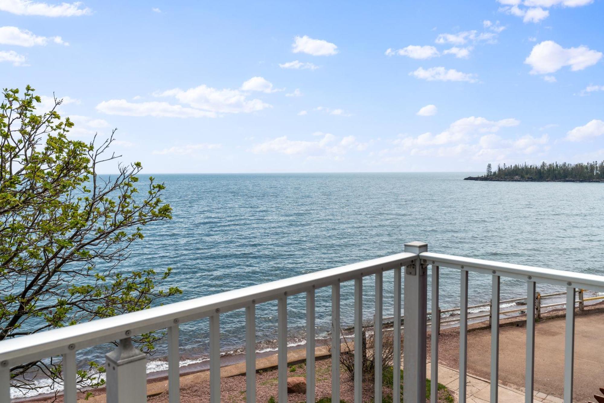 East Bay Suites Grand Marais Esterno foto